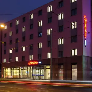 3* מלון Hampton By Hilton City Center